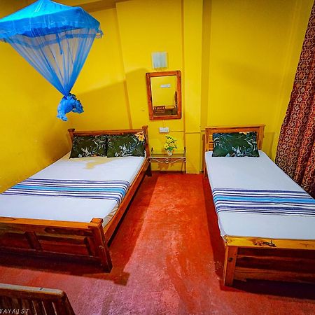 Dinesh Safari Homestay Удавалаве Экстерьер фото