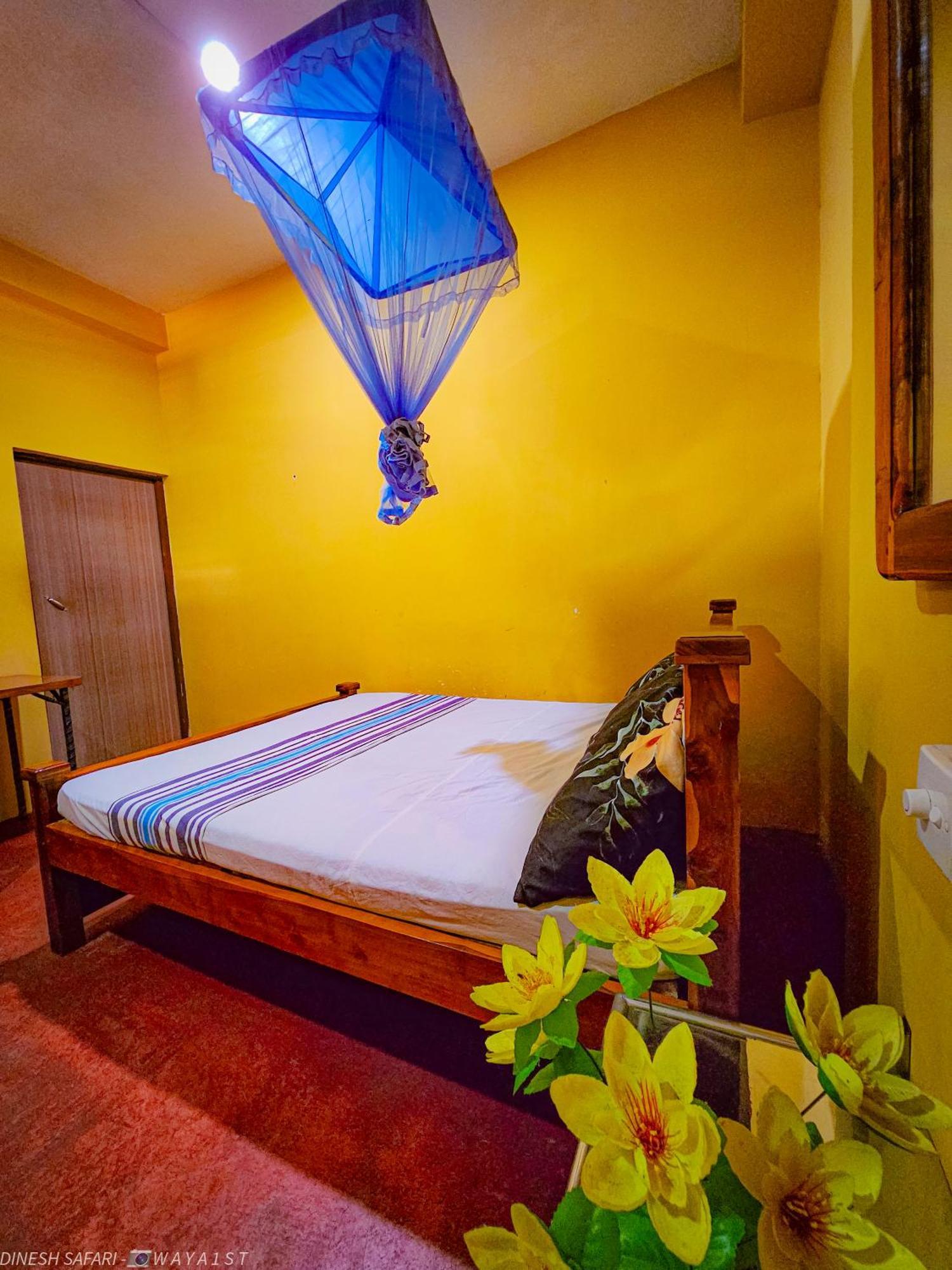 Dinesh Safari Homestay Удавалаве Экстерьер фото