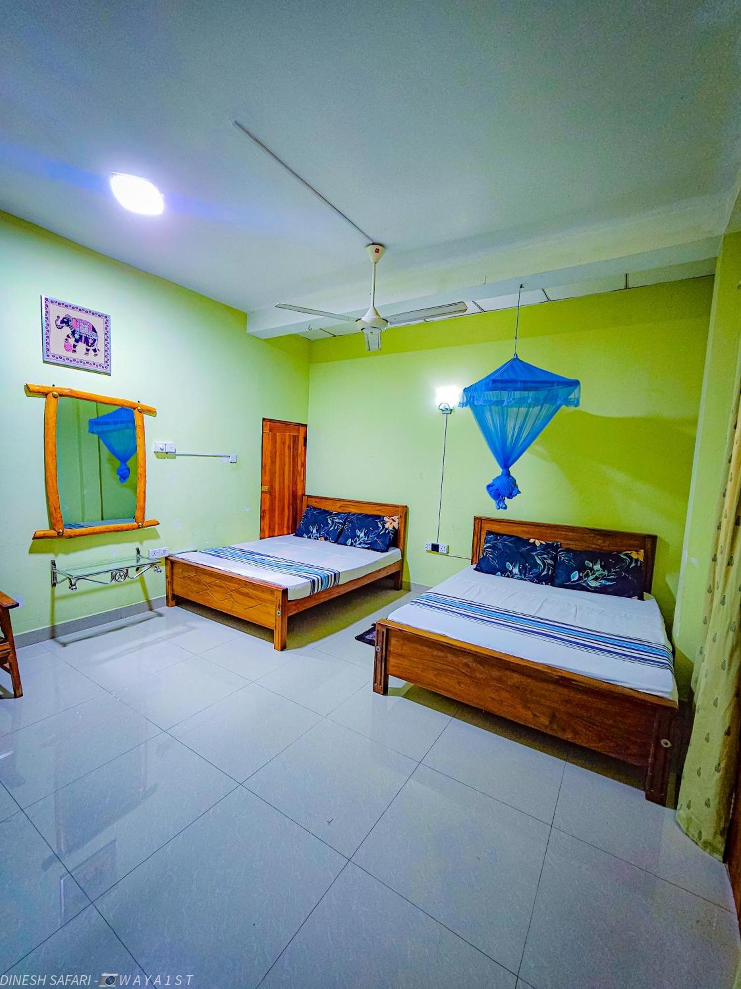 Dinesh Safari Homestay Удавалаве Экстерьер фото