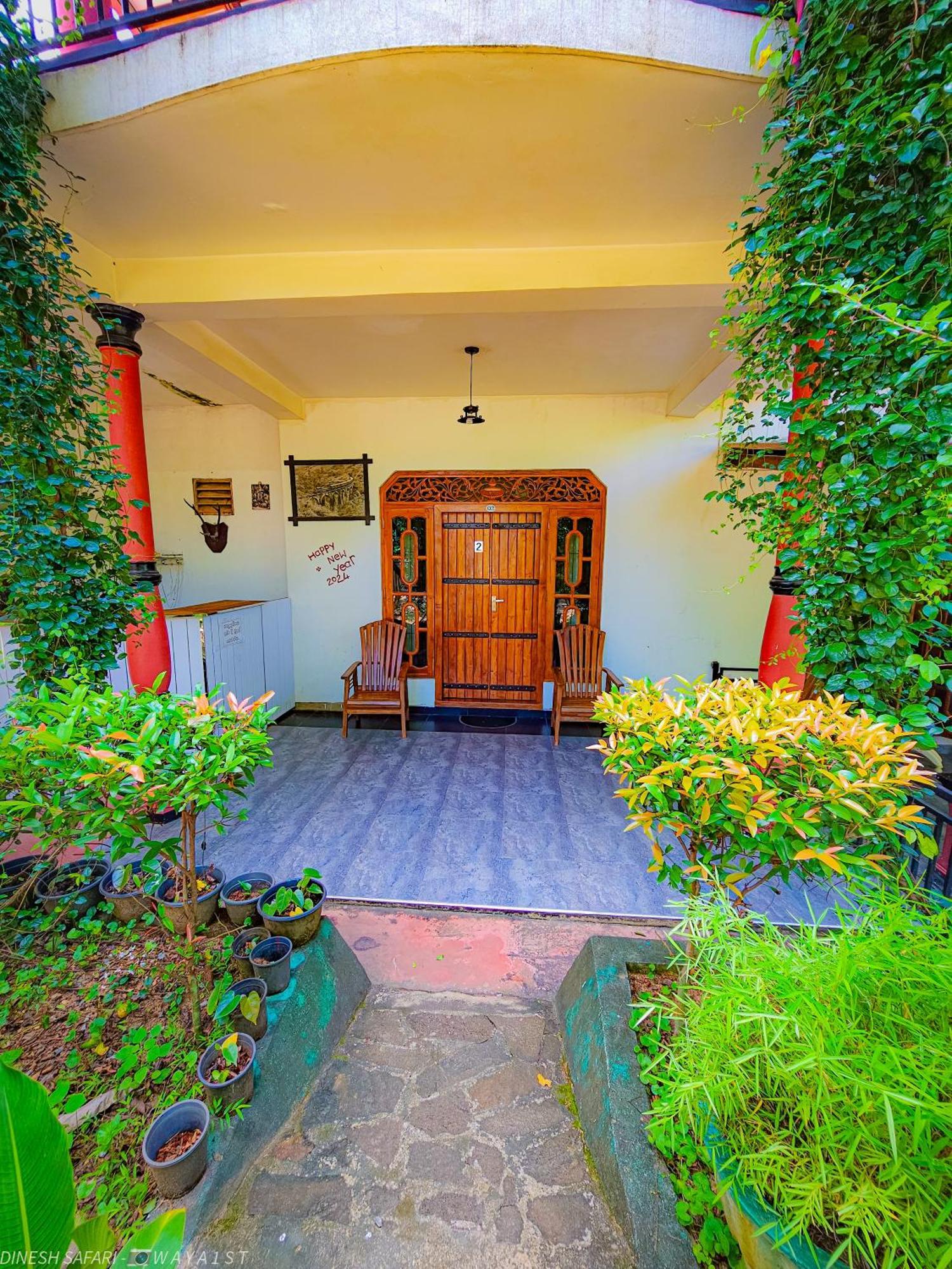 Dinesh Safari Homestay Удавалаве Экстерьер фото