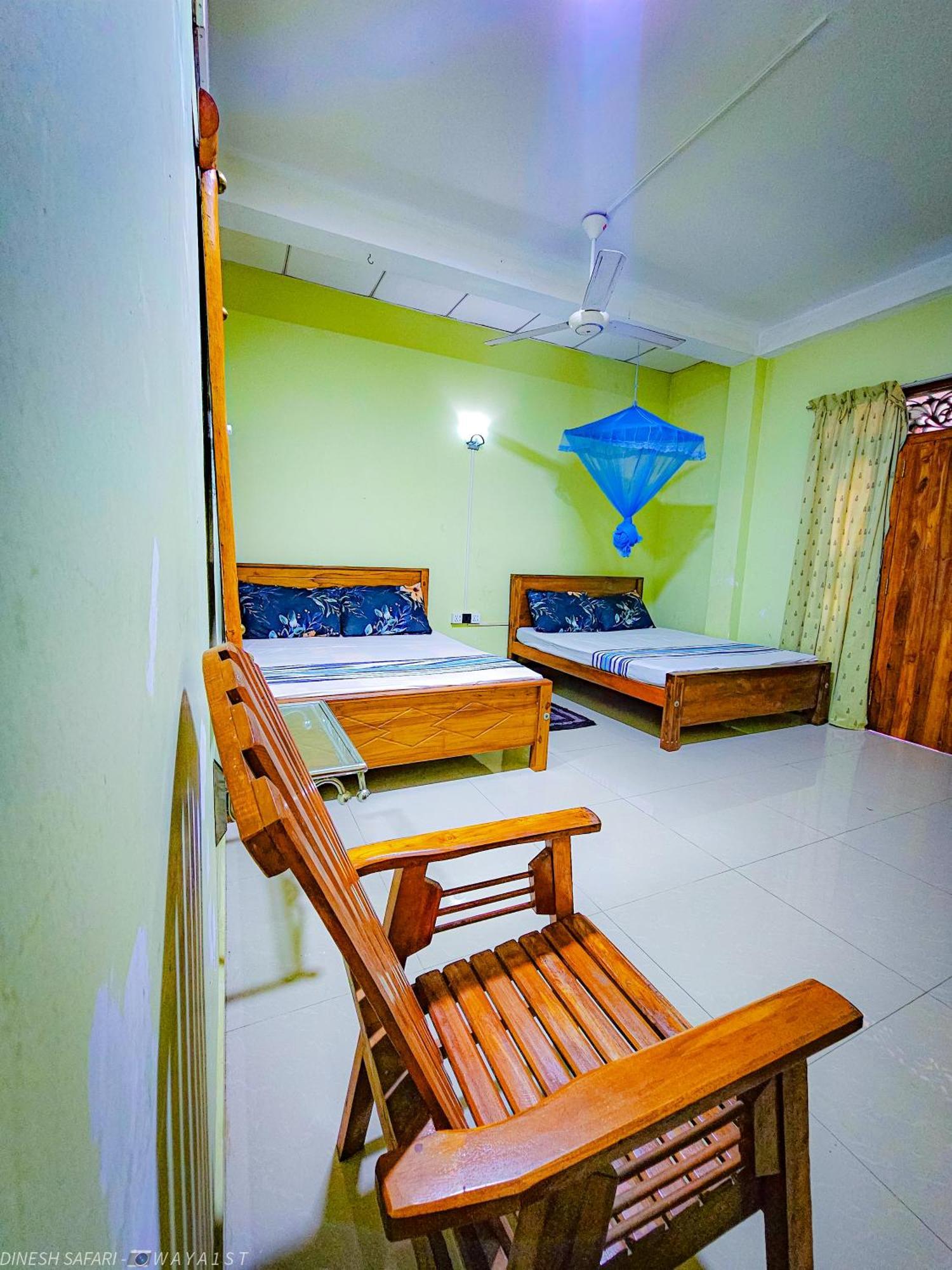 Dinesh Safari Homestay Удавалаве Экстерьер фото