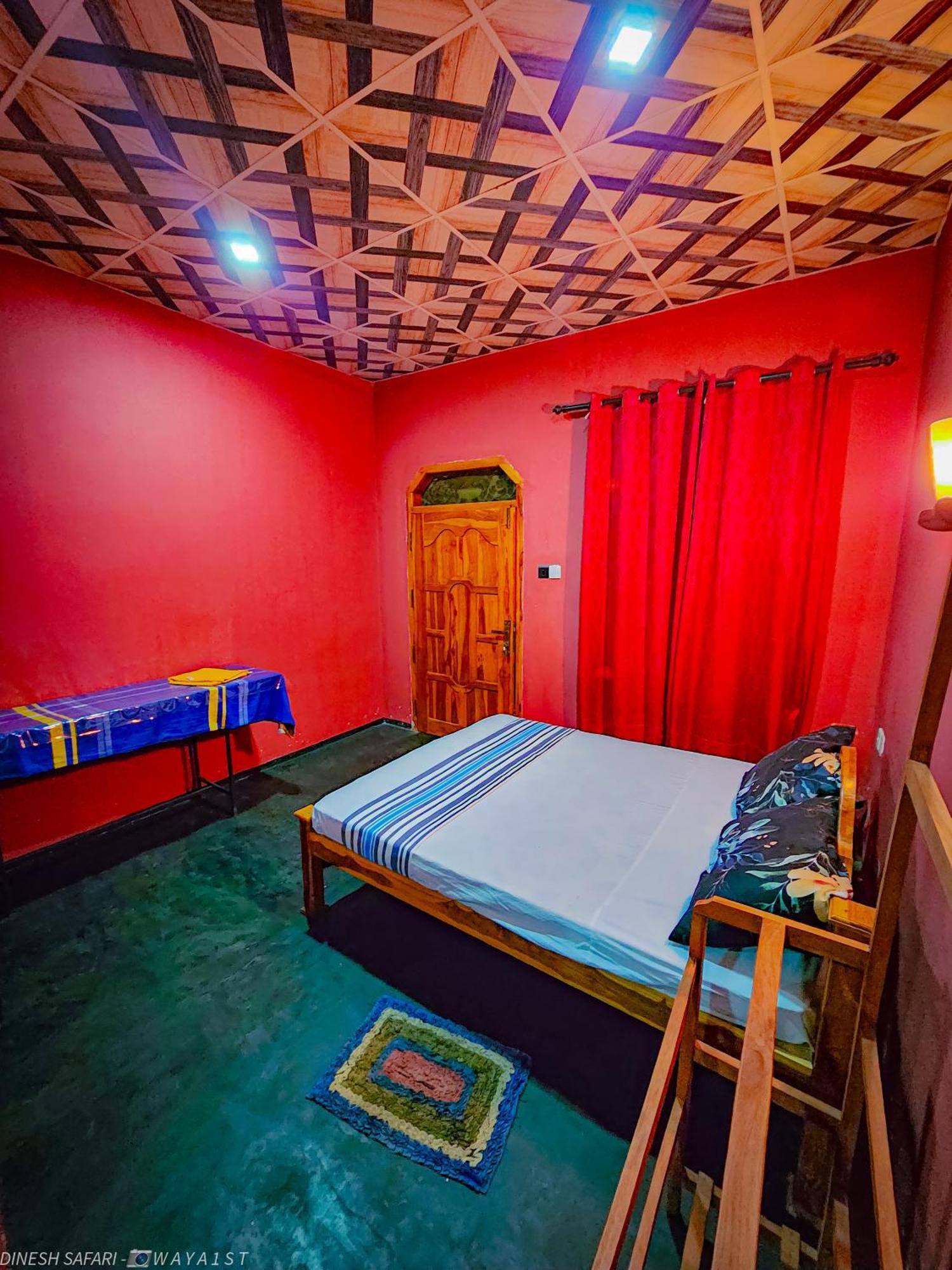 Dinesh Safari Homestay Удавалаве Экстерьер фото