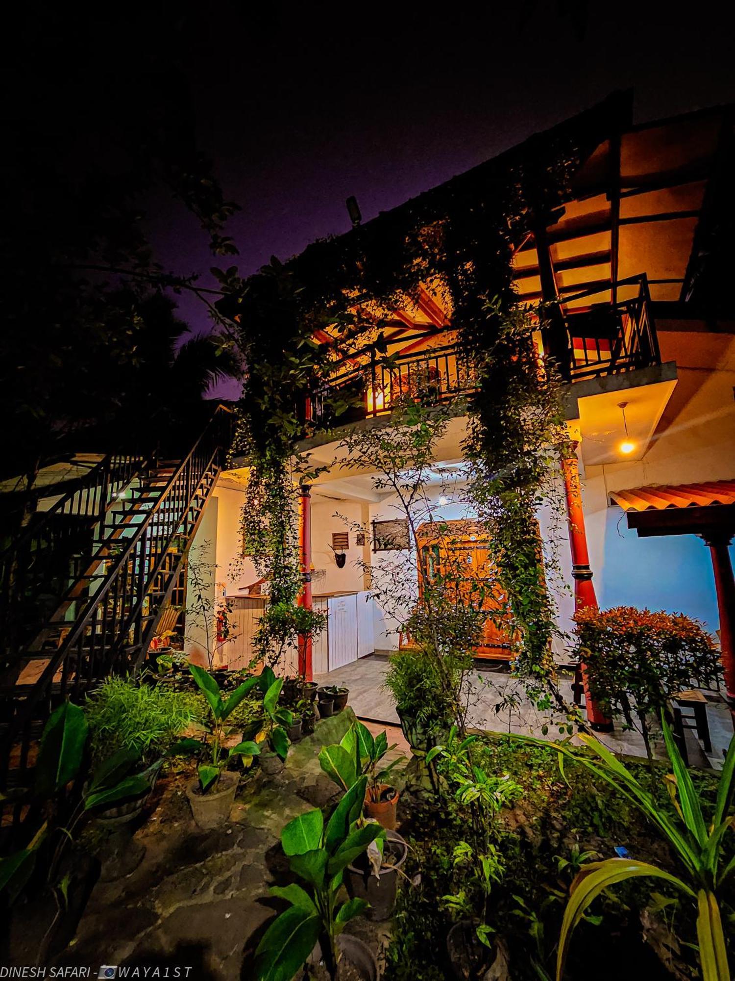 Dinesh Safari Homestay Удавалаве Экстерьер фото