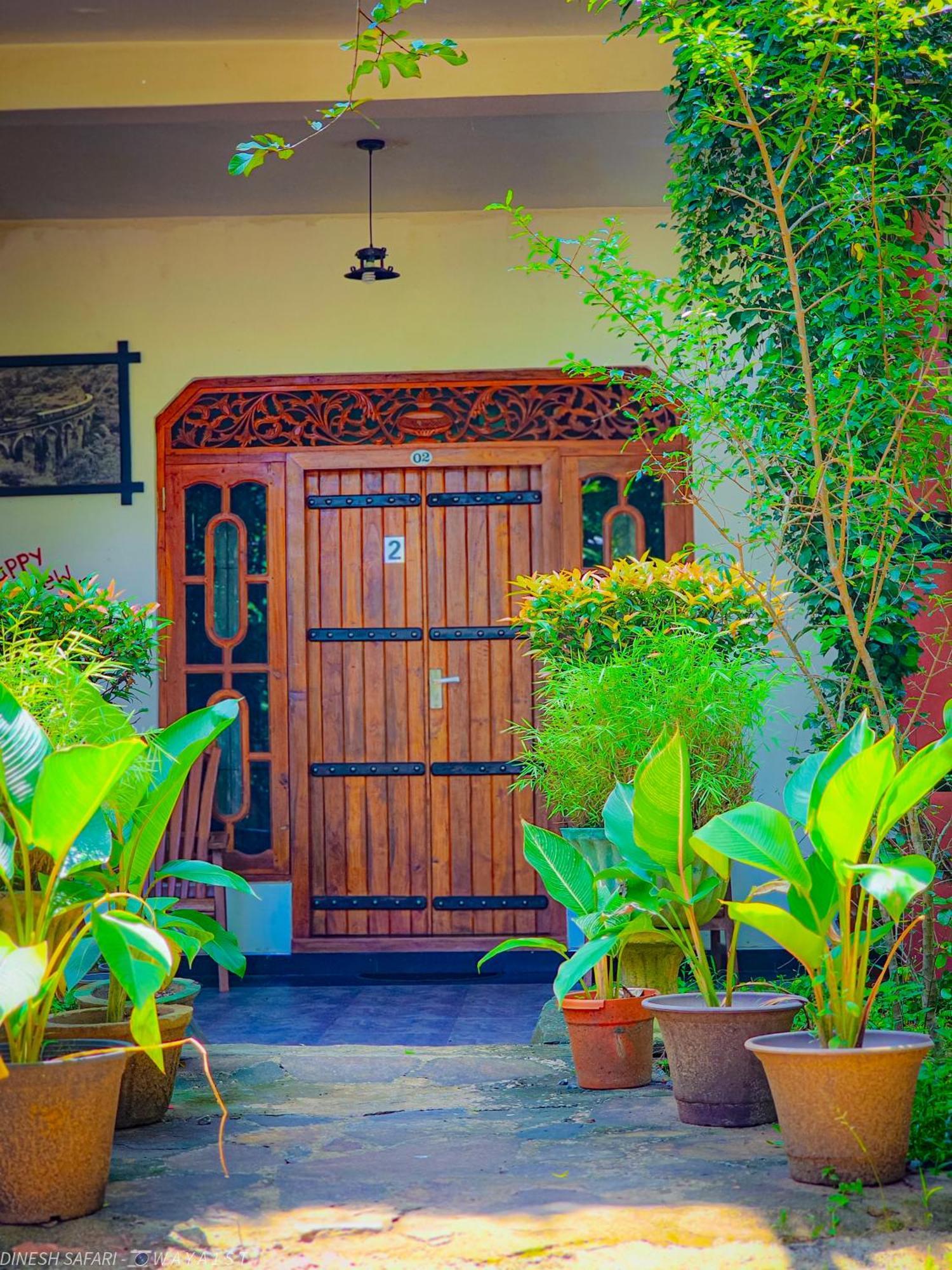 Dinesh Safari Homestay Удавалаве Экстерьер фото