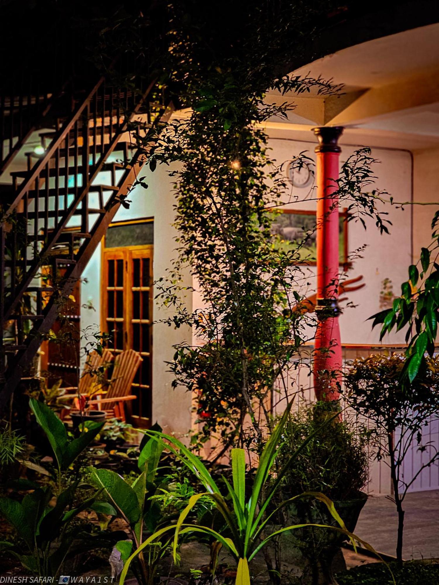 Dinesh Safari Homestay Удавалаве Экстерьер фото