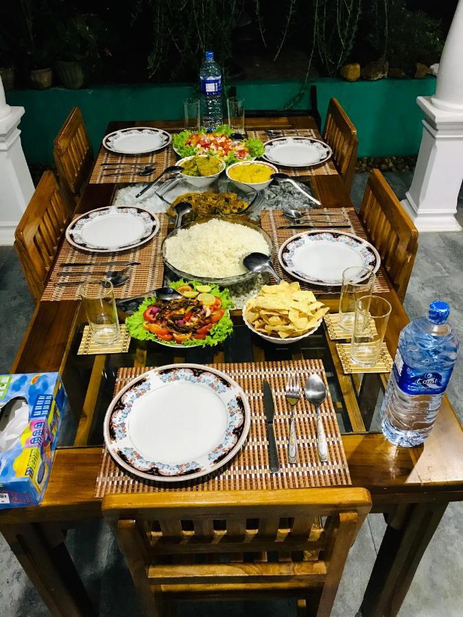 Dinesh Safari Homestay Удавалаве Экстерьер фото